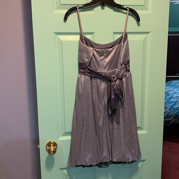 Le Chateau Ladies Dress - Picture 3 of 7